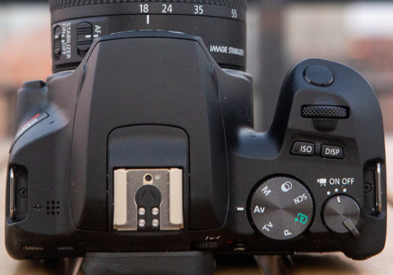 Canon EOS 250D, Kamera DSLR Terkecil dan Terlengkap